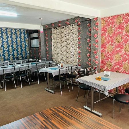 Hotel Devlok Inn Manāli Екстериор снимка