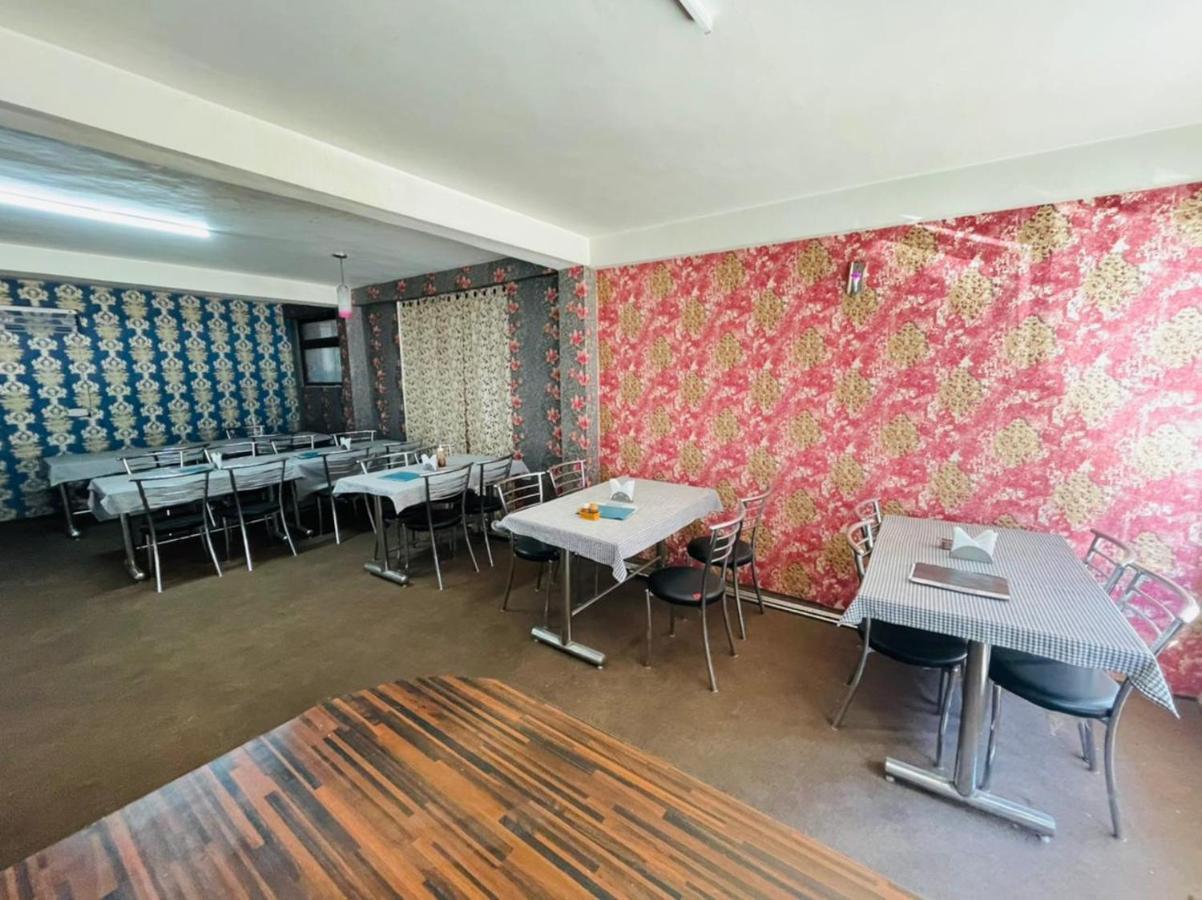 Hotel Devlok Inn Manāli Екстериор снимка